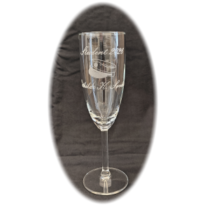 Champagne glas med studenter hue